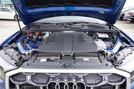 2024款奥迪Q7 45 TFSI quattro S line运动型