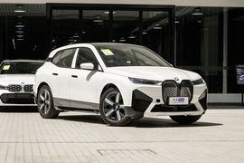 2023款宝马iX xDrive50 改款