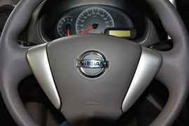 2014款日产阳光1.5XE MT精英版