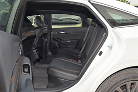 2024款丰田亚洲龙 双擎 2.5L XLE尊贵版