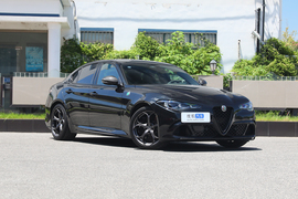 2024款阿尔法·罗密欧-Giulia 520HP 四叶草Super Sport黑标限量版