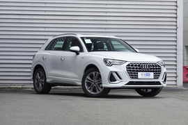 2024款奥迪Q3 40 TFSI 时尚动感型