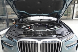 2024款宝马X7 xDrive40i 领先型豪华套装
