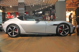 2024款法拉利12Cilindri 6.5L Coupe