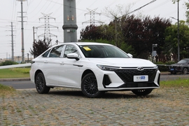 2024款奇瑞艾瑞泽8 1.6T DCT 荣耀版