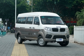 2023款鑫源新海狮X30L CNG 70L 财富版客车7座中央空调版SWCC15M