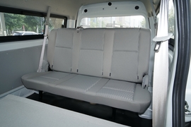2023款鑫源新海狮X30L CNG 70L 财富版客车7座中央空调版SWCC15M
