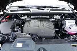 2024款奥迪Q5L 40 TFSI 时尚动感型