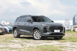 2024款奥迪Q6 50 TFSI quattro 行云型 飞骑套装 6座