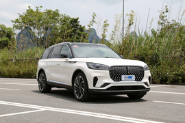 2024款林肯飞行家 3.0T V6 四驱奢雅版 六座