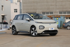 2023款宝骏云朵 460 Max