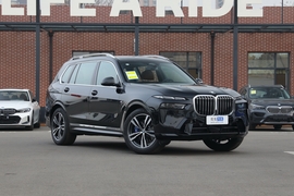 2024款宝马X7 xDrive40i 尊享型M运动套装