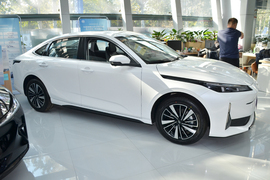 2025款长安启源A05 真香版 145 超越型