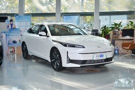 2025款长安启源A05 真香版 145 超越型