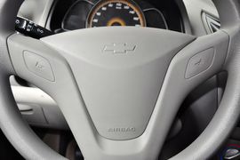 2013款雪佛兰赛欧三厢1.2手动时尚版