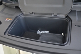 2024款极氪 009 六座行政版四驱 140kWh