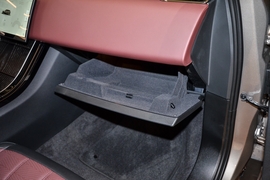 手套箱空间