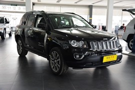 2014款Jeep指南者2.0L改款两驱精英版