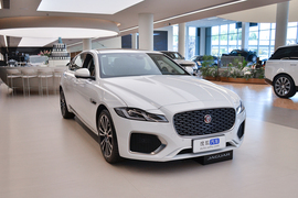 2024款捷豹XFL 2.0T P250 两驱精英豪华版