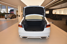 2024款捷豹XFL 2.0T P250 两驱精英豪华版