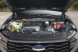 2025款福特锐界L 2.0T EcoBoost E混动两驱七座豪华型