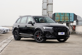 2025款奥迪Q7 55 TFSI quattro S line冰雪运动版