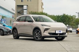 2025款MG ES5 515plus 后驱版