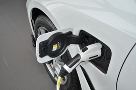 2025款宝马i3 eDrive 35 L