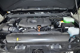 2024款北京BJ40 2.0T 城市猎人荣耀版