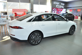 2025款荣威D7 DMH 125km 世界冠军版