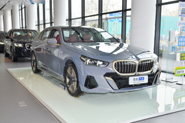 2025款宝马530Li 领先型 M运动套装