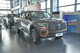 2023款长城炮 2.0T商用版手动汽油两驱精英型标箱GW4C20B