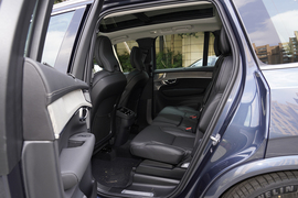 2025款沃尔沃XC90 B6 智雅豪华版 7座 改款