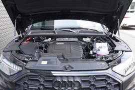 2025款奥迪Q5L 45 TFSI 臻选动感型