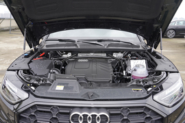 2025款奥迪Q5L quattro 45周年典藏版 45 TFSI 豪华动感型