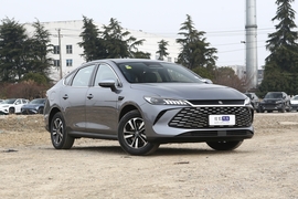 2025款比亚迪 秦PLUS DM-i 智驾版 120KM超越型
