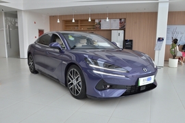 2024款腾势Z9 PHEV 1100km 四驱Ultra版