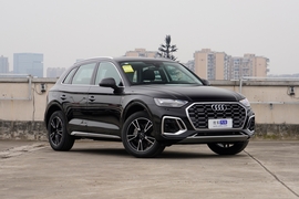 2025款奥迪Q5L quattro 45周年典藏版 40 TFSI 时尚动感型