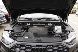 2025款奥迪Q5L Sportback quattro 45周年典藏版 45 TFSI 豪华型