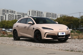 2025款比亚迪海豹06GT 智驾版 550四驱热浪版