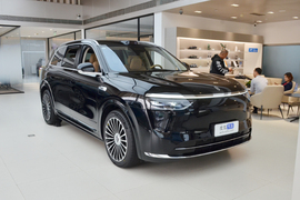 2025款AITO问界M8 增程 Max+版 53.4kWh 5座版