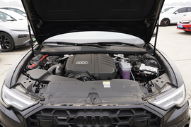 2025款奥迪A6 Avant  45 TFSI 大探险家