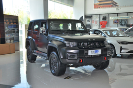 2024款北京越野BJ40 2.0D 刀锋英雄荣耀版