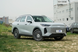 2025款奇瑞风云T9 120 长续航版旗舰PLUS 7座 磷酸铁锂