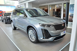2025款凯迪拉克XT6 2.0T 六座四驱豪华行政经典版
