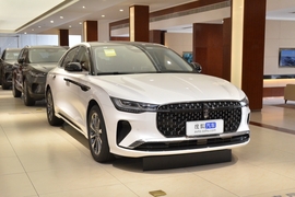 2025款林肯Z 2.0T 尊逸混动版