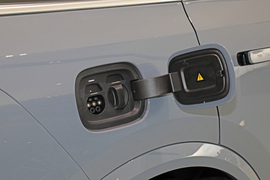 2025款理想L8 Pro 智能焕新版