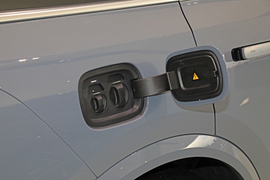 2025款理想L8 Pro 智能焕新版