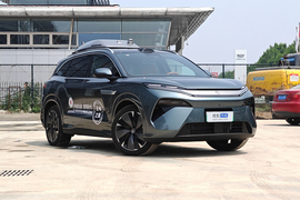2025款比亚迪唐L DM 175KM无人机玩家版