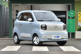 2025款奔腾小马 222km 玲珑马